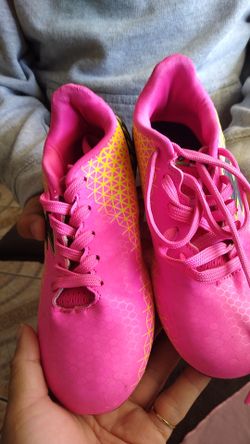 Girl soccer cleats size 1