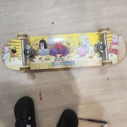 EXCLUSIVE SKATEBOARD 