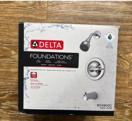 Delta B114900C Foundations Single-Handle 1-Spray Tub & Shower Faucet in Chrome w/ Valve