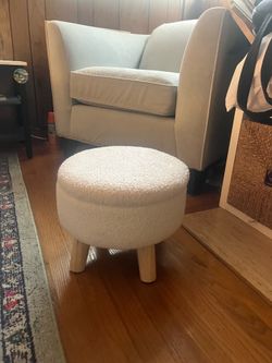 Small ottoman/footrest