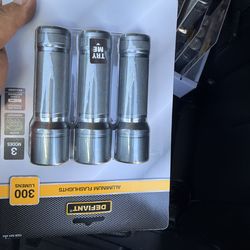 Defiant 300 Lumens Aluminum Flashlight (3-Pack)