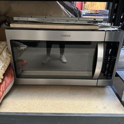 Brand New Whirlpool Microwave Over The Range 