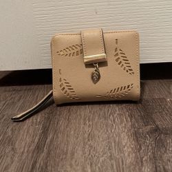  Cute Little Leaf Wallet