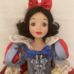 Porcelain Keepsake Snow White Doll Brass Key 