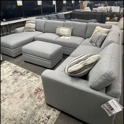 Thomasville Langdon 4-Piece Gray Fabric Sectional