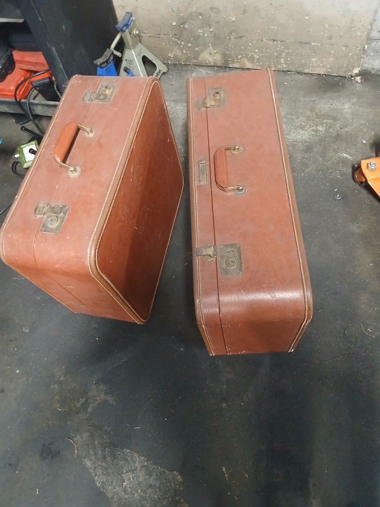 Antique luggagood condition clean