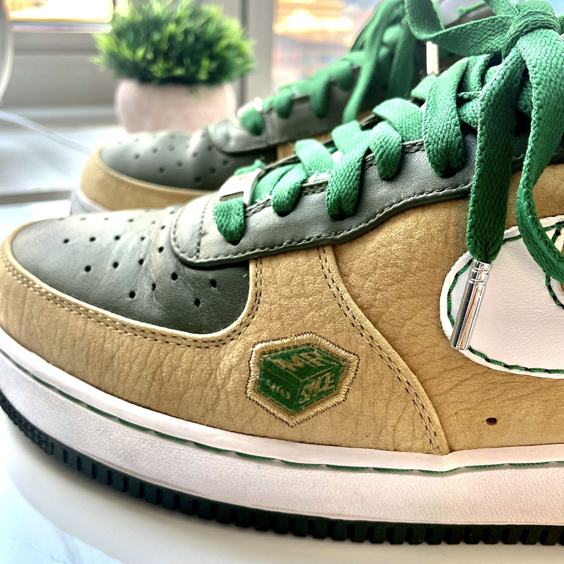 RARE Nike Air Force 1 Premium Men