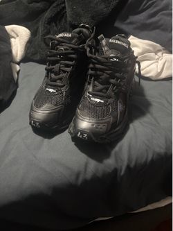 Balenciaga runners size 43 throw me offers
