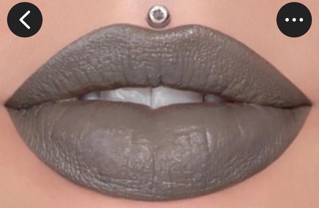 Jeffree Star Velvet Trap