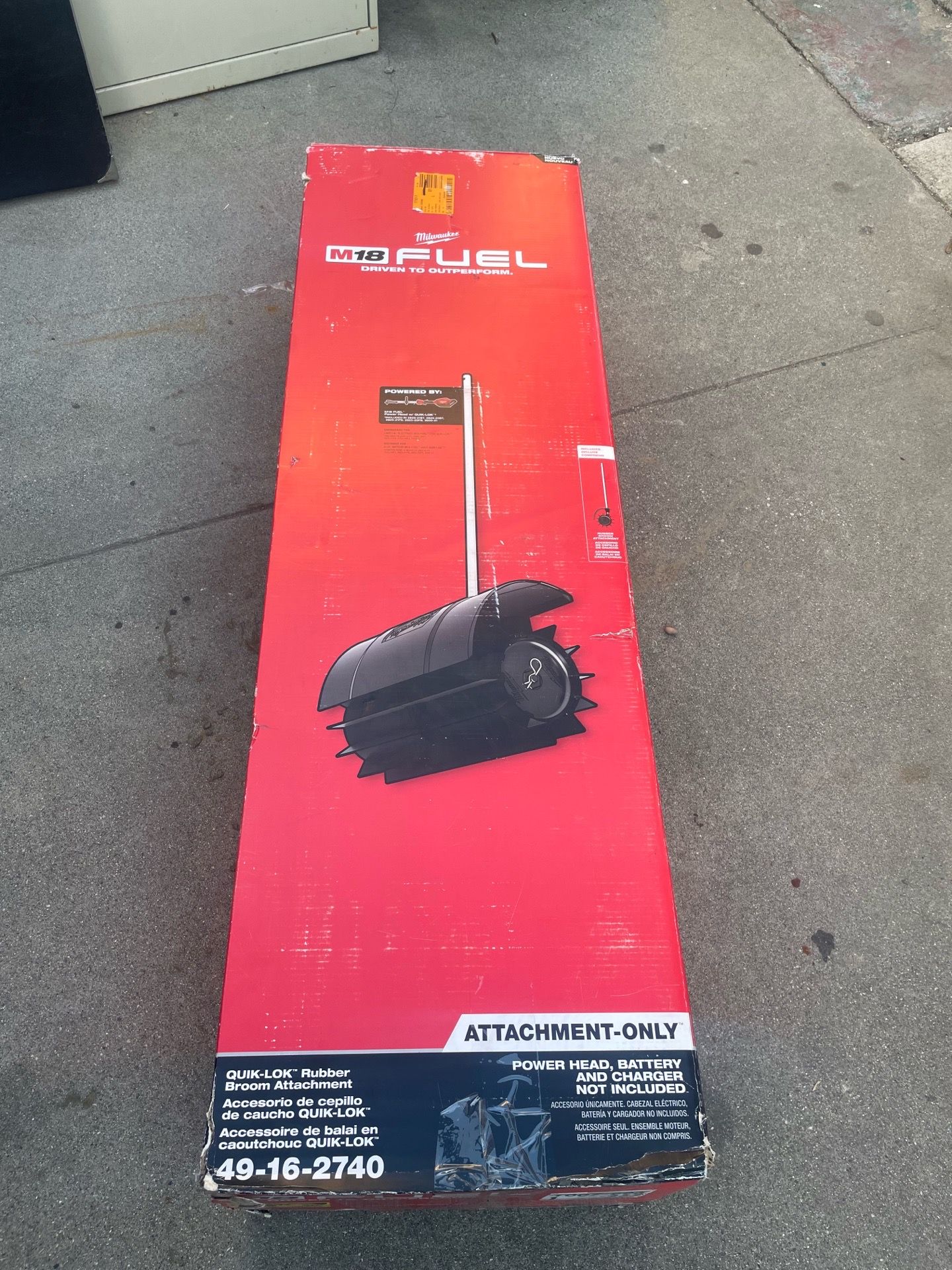 Milwaukee M18 FUEL QUIK-LOK Rubber Broom Attachment