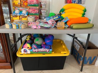 Squeezy Squish Toys & Collectibles