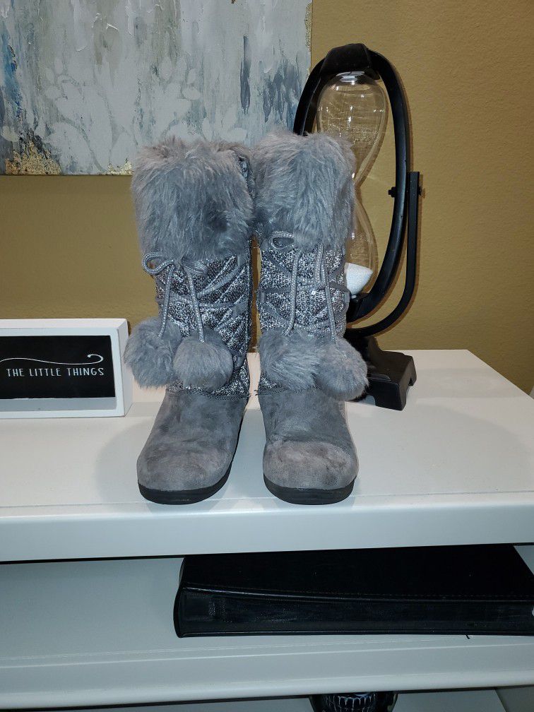 Piper Gray Rachelle Faux Fur Boots, Size 2