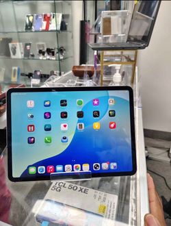 Model: iPad Pro (11-inch) •  Model Number: MU122LL/A •  Storage: 256 GB •  Color: Space Gray •  Connectivity: Wi-Fi + Cellular (Unlocked) •  Chip: A12