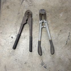 2 pairs bolt cutters.