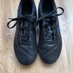 Youth Soccer Cleats - Size 1