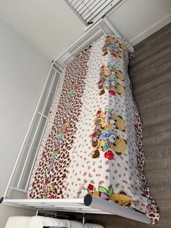 Bunkbedframe or twin bedframe only