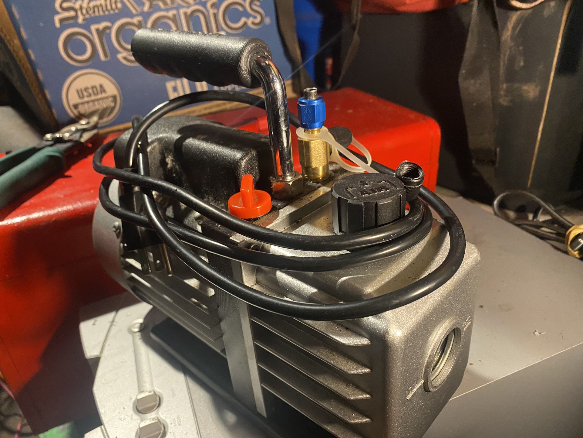 Pittsburgh 98076 2.5 CFM Vacuum Pump for Sale in WA OfferUp