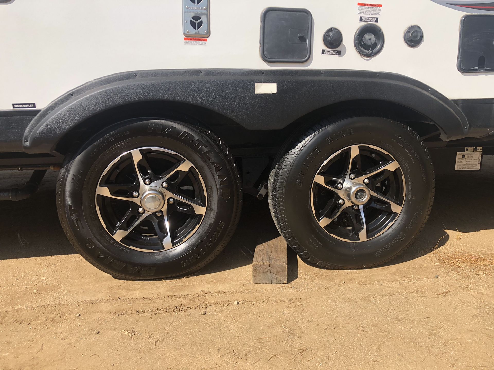 Trailer wheels and tires 6 lug 6x5.5