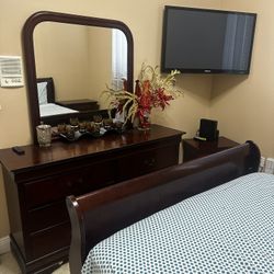 Juego De Cuarto Con TV 