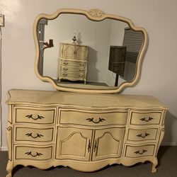 Antique White/Gold King Size Bedroom Set