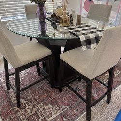 Table With 4 Chairs 