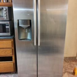 Refrigerator - Water Filter - Ice Maker - Freezer