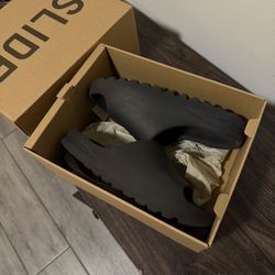 Yeezy Slide Onyx Size 9 Og All