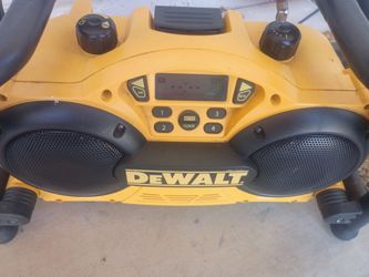 DeWalt radio