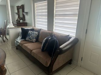 Living room set including the decoration on the table