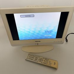 Toshiba 720p LCD DVD-TV Combo Model No. 15LV506-T W/  Remote WORKS