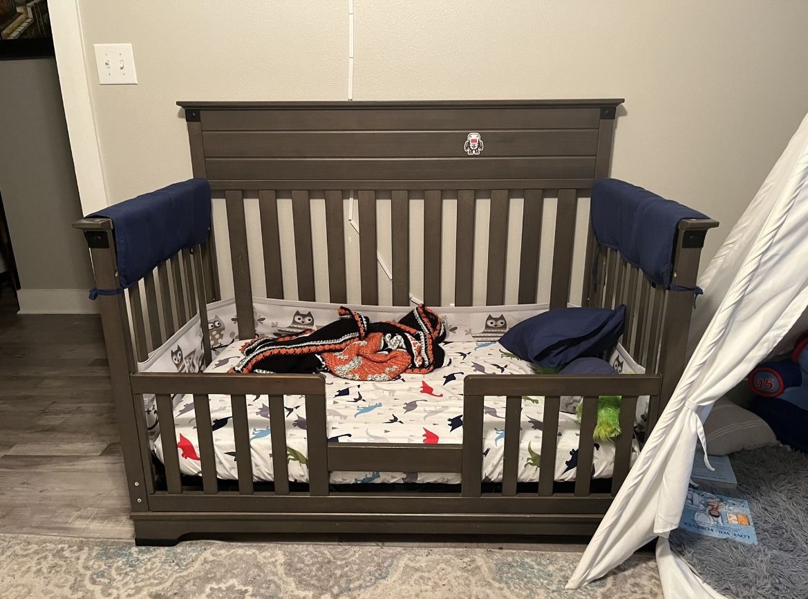 Child Craft™ Redmond 4-in-1 Convertible Crib in Dapper Grey