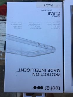 iPhone 7 protector