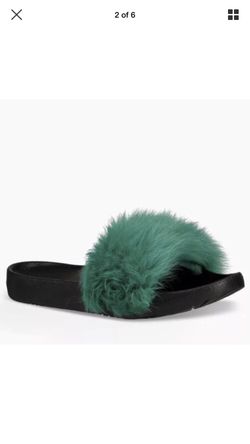 UGG ROYALE Sandals. NEW IN BOX