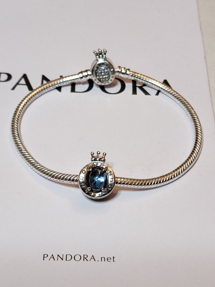Pandora Bracelet With Charm 💯 % silver 9.25