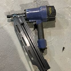 Central pneumatic Contractor Series Nail Gun