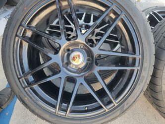 22" PORSCHE CAYENNE pre-owned Wheels With New Tires