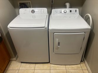 Samsung Washer and Insignia Dryer Set