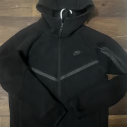 Black Nike Tech [SIZE S]
