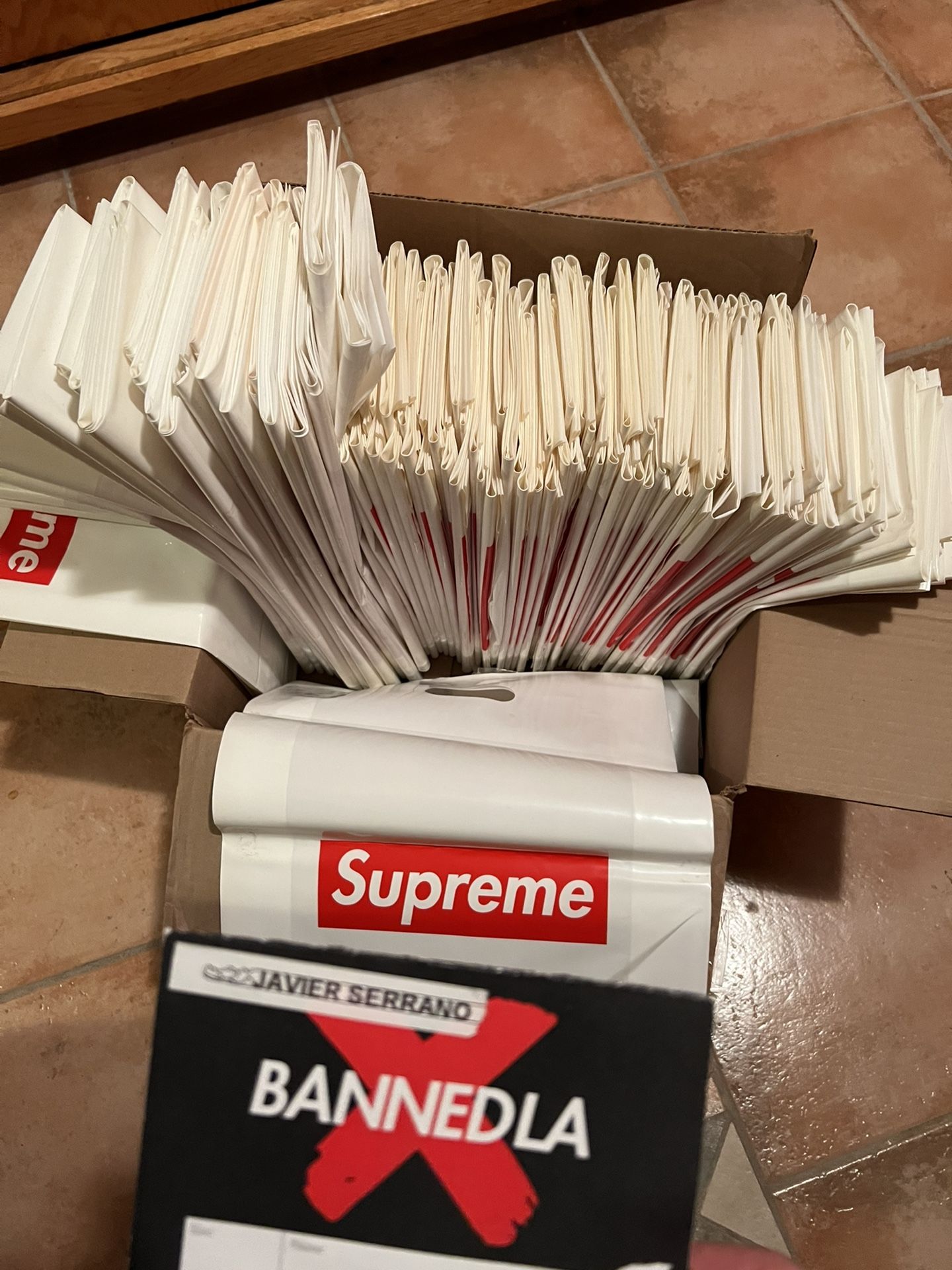 SUPREME NEW YORK SHOPPING BAGS SMALL & MEDIUM