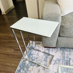 Minimalist Modern Glass Top End Table