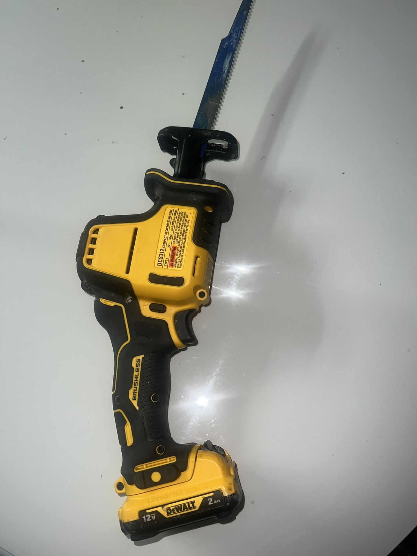 Dewalt Saw saw