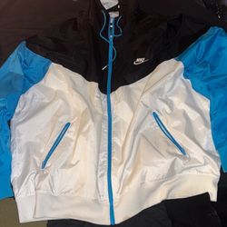 warm Nike windbreaker 