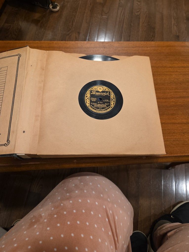 Records Vintage 78 r pm 13 Assorted  By Victor, Lincoln,  MECCA.  and Decca.