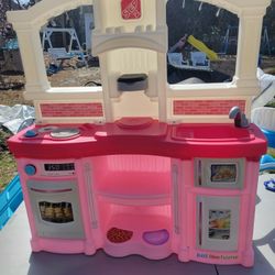 Play Kitchen 
