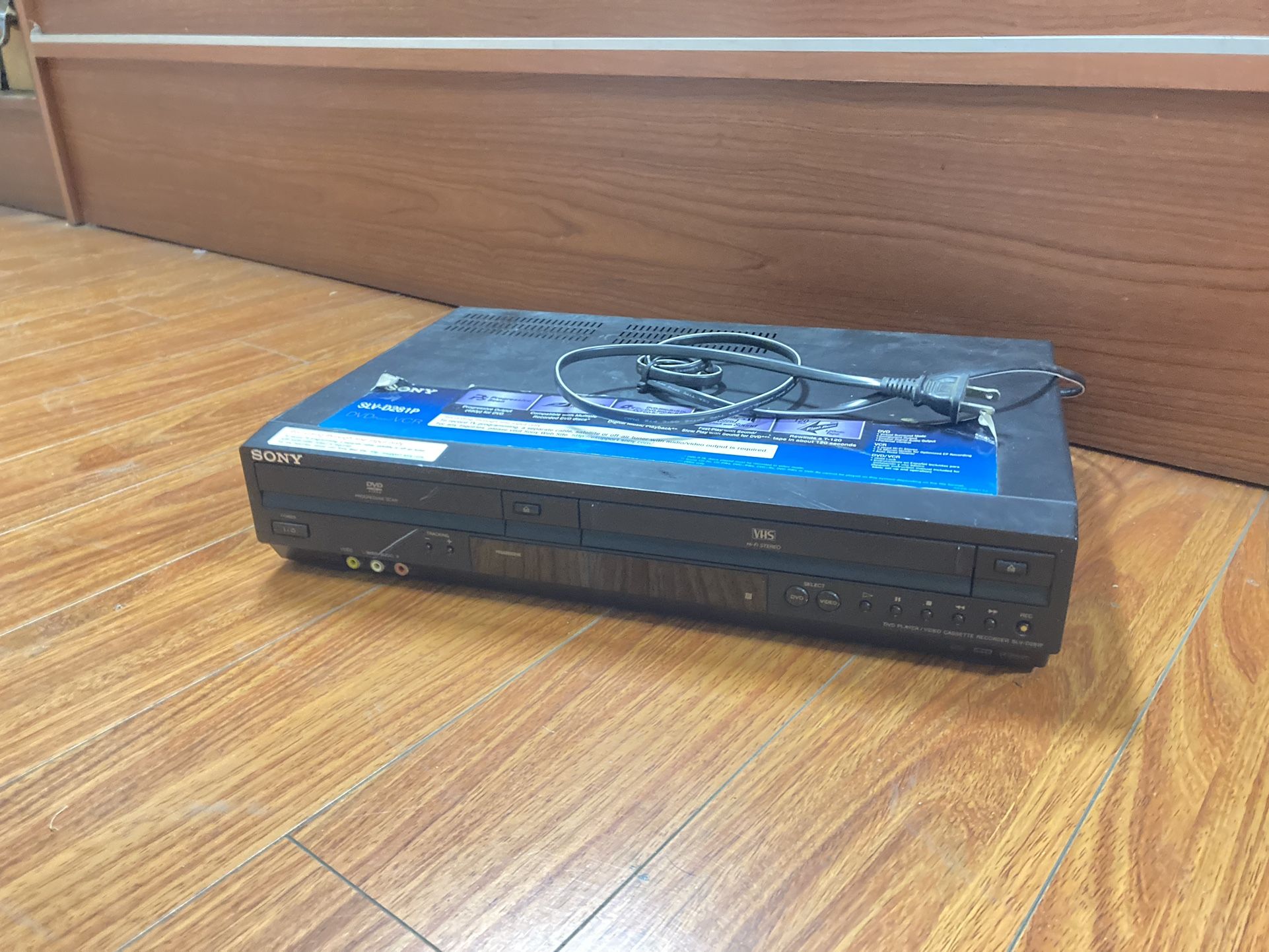 Sony SLV-D380P DVD/VHS Combo Player Recorder