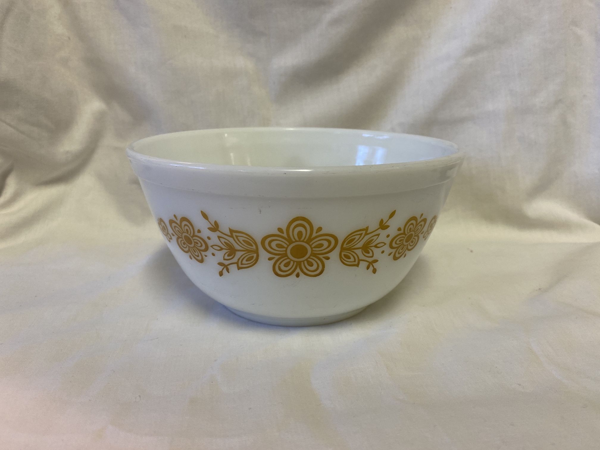 Vintage 402 PYREX Butterfly Gold / White Opal Ware Glass Bowl for Sale ...