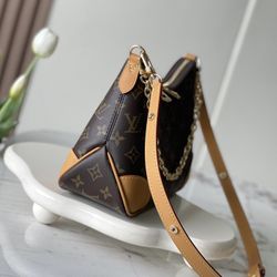 Amazing debut! LV Monogram armpit bag, cowhide trim and gold chain embellishment, fashionable and versatile, super eye-catching!(off5)