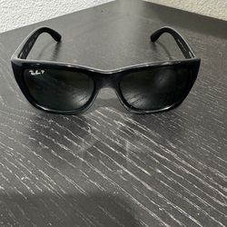 Ray-Ban RB4194 601/9A Polarized Sunglasses Product Overview These Ray-Ban sunglasses offer a classic, versatile rectangular aesthetic with high-perfor