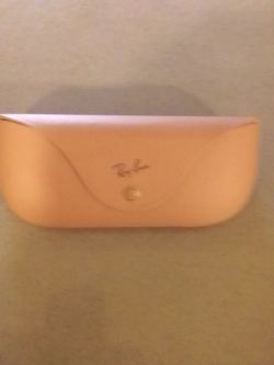 Ray-Ban Meta tan charger case