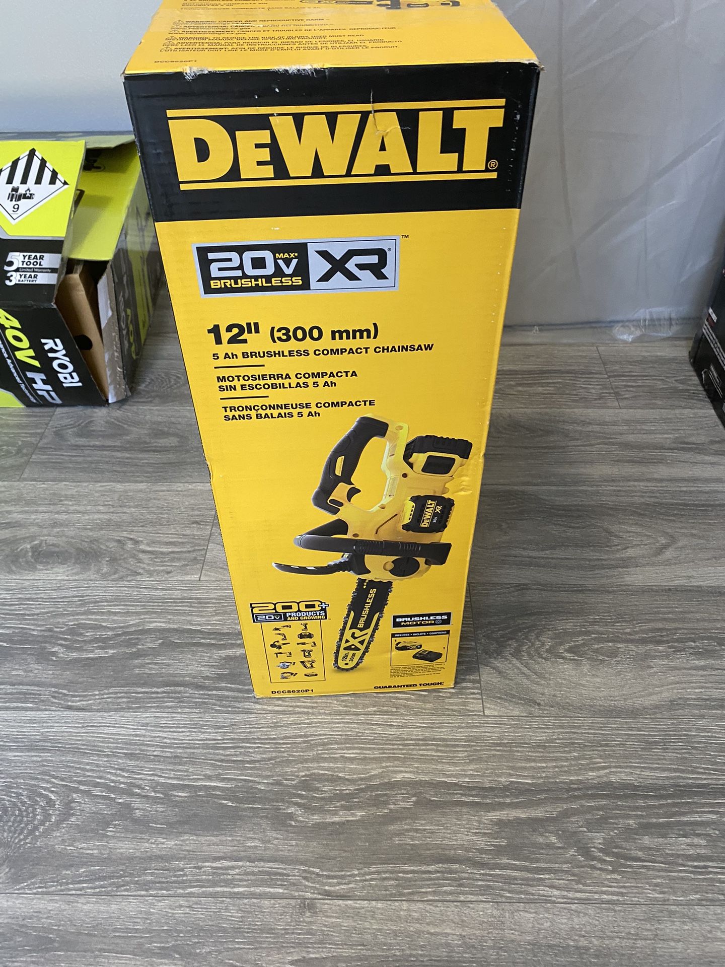 DEWALT Chainsaw Kit